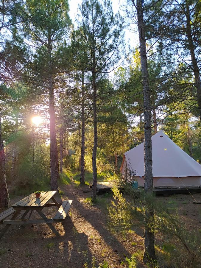 Forest Days Navés 外观 照片