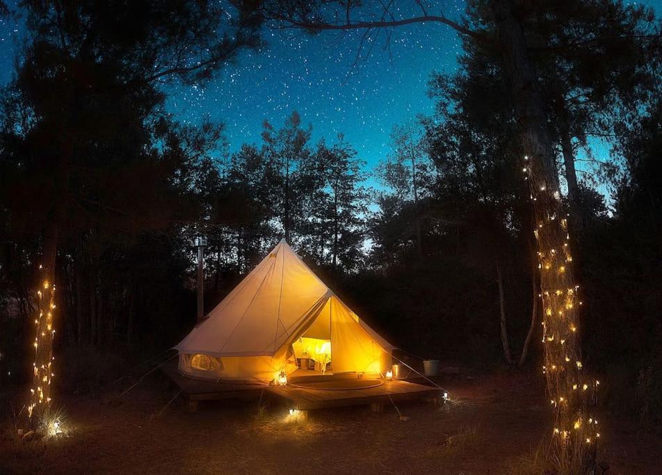 Forest Days Navés 外观 照片